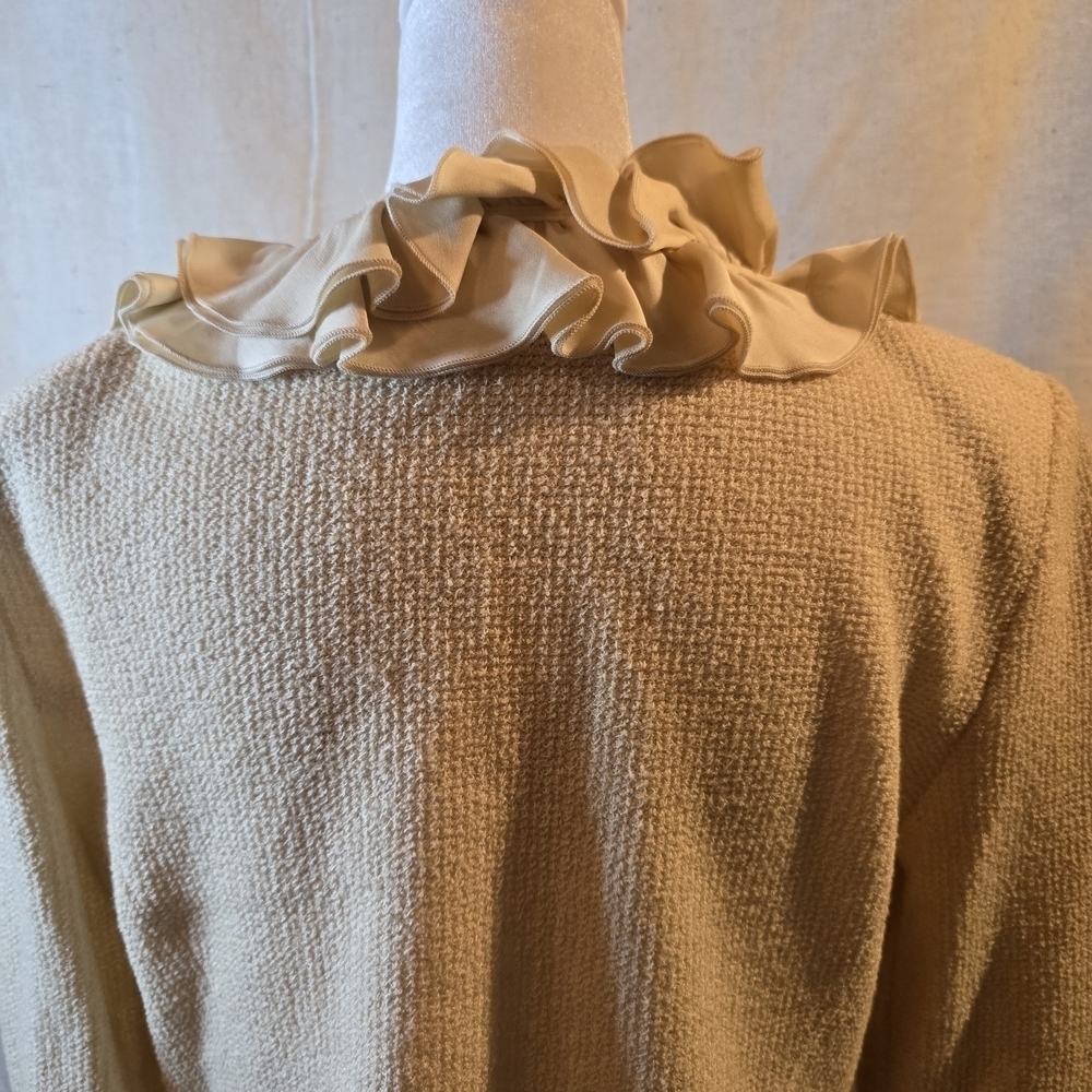 St. John Collection Cream Ruffle Blazer - Picture 4 of 10